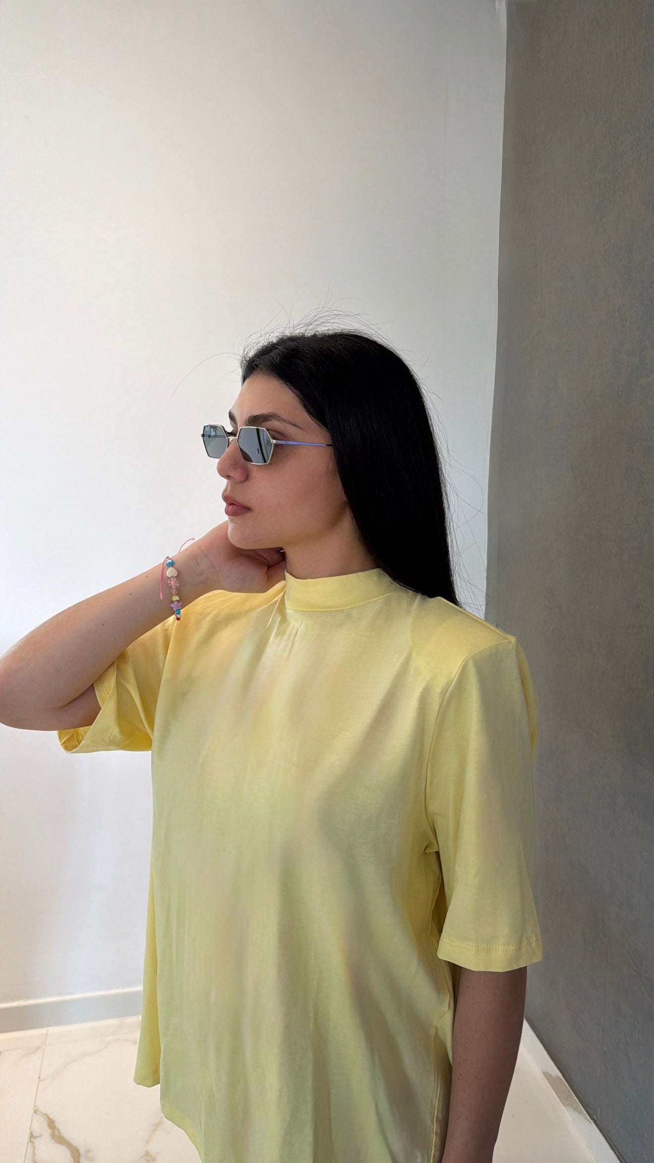 Shirt over con spalline gialla