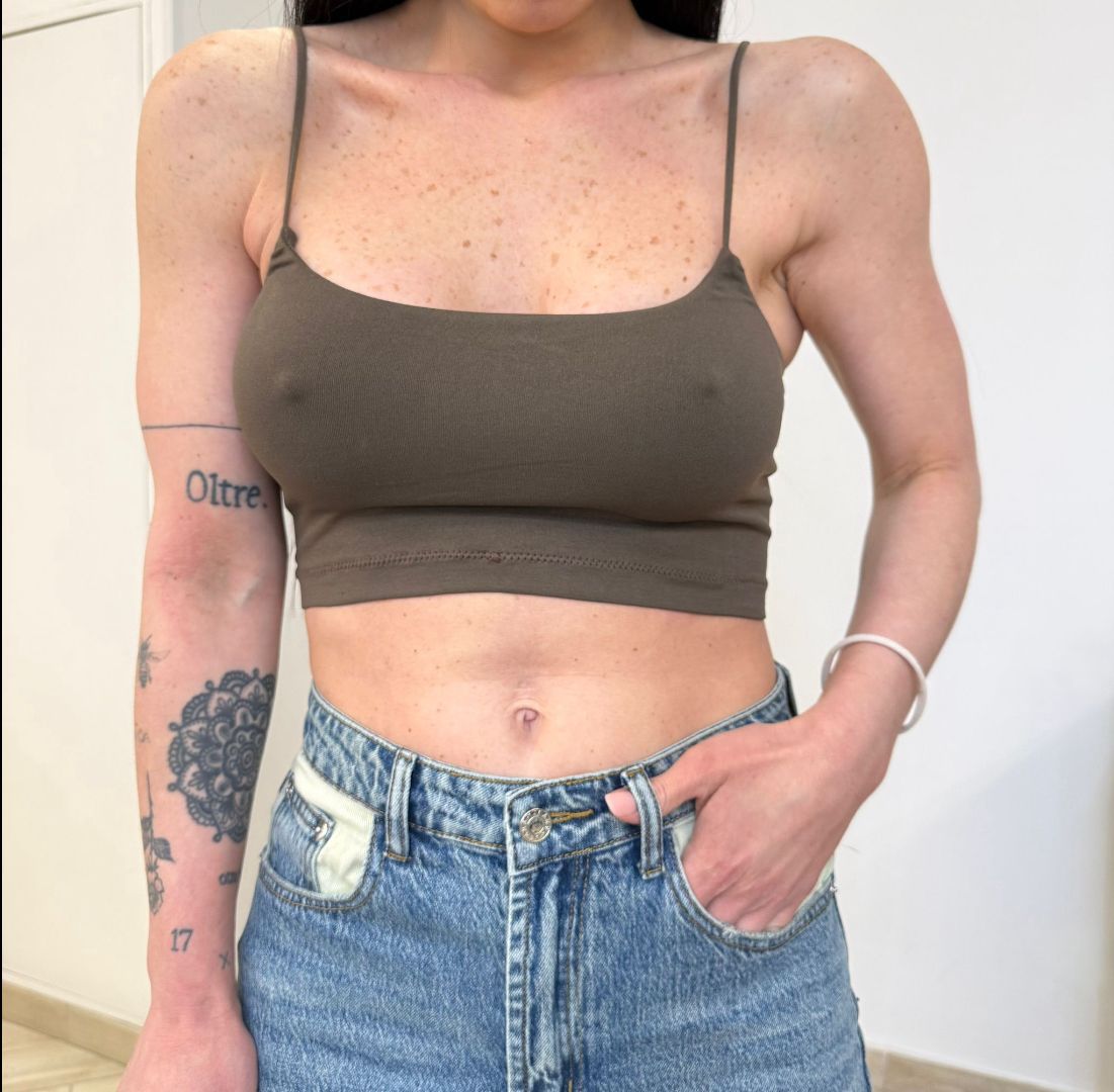 Top crop in lycra marrone