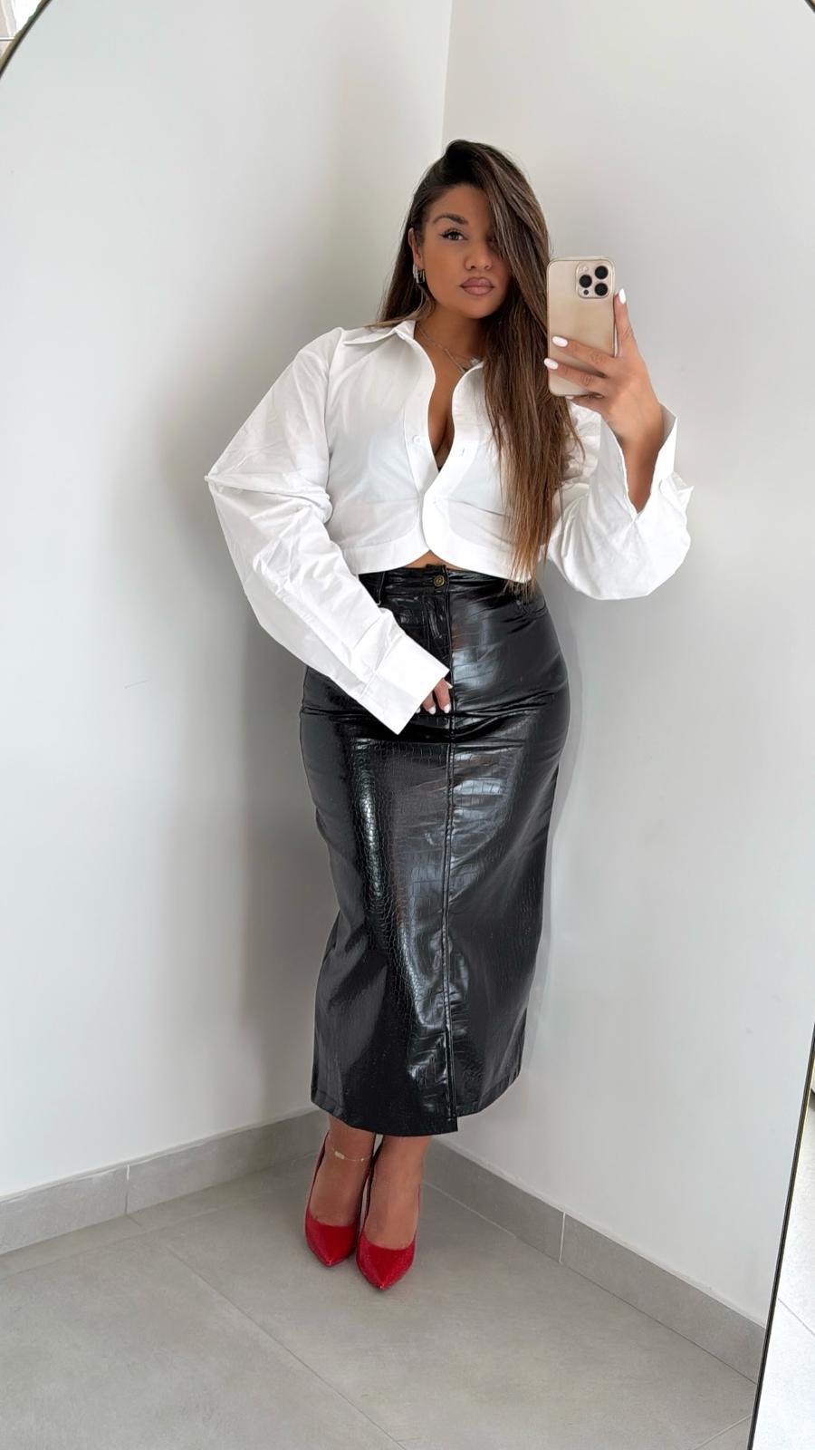 Longuette nera in pelle lucida