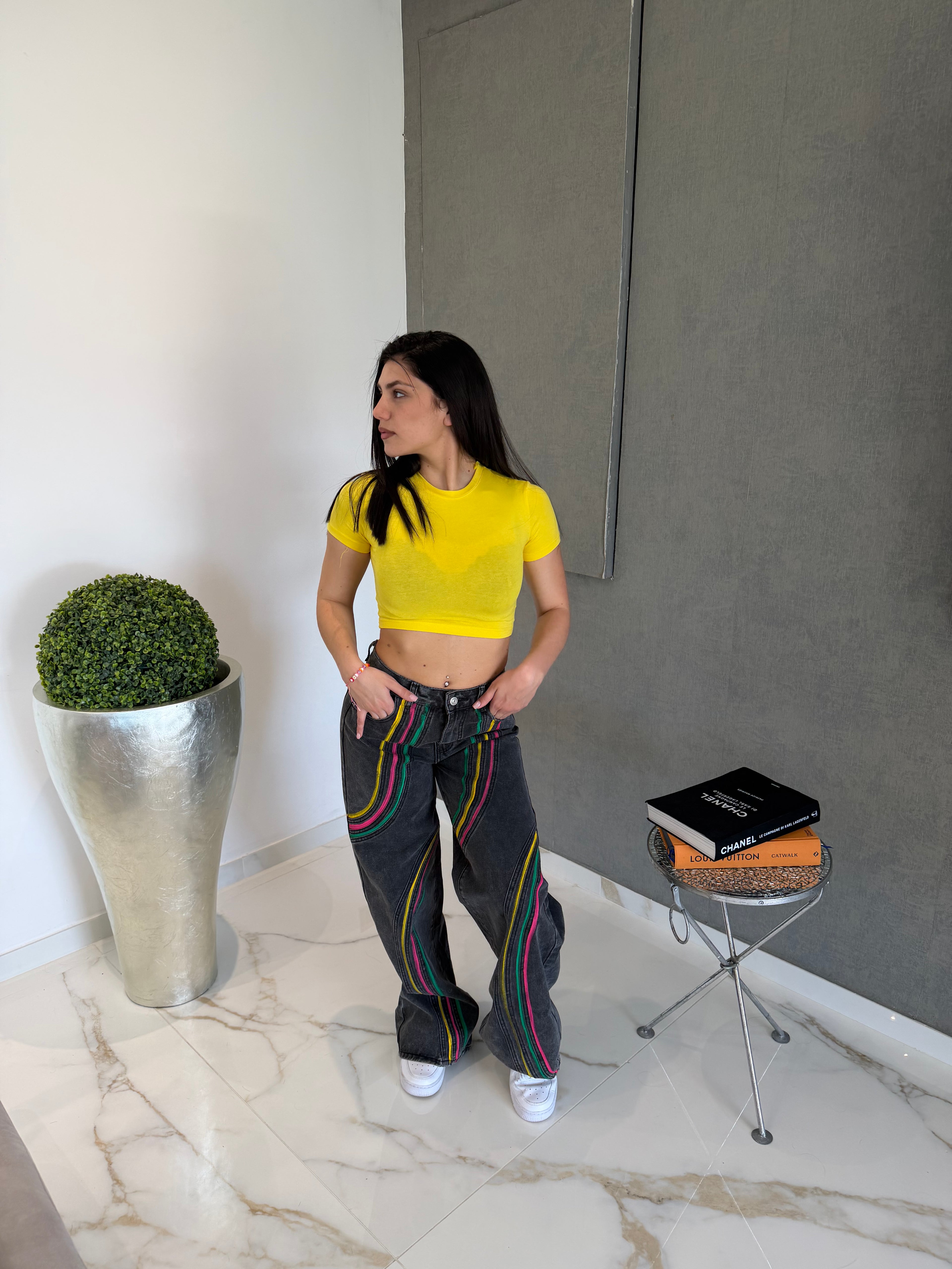 Jeans lavaggio scuro con inserti colorati