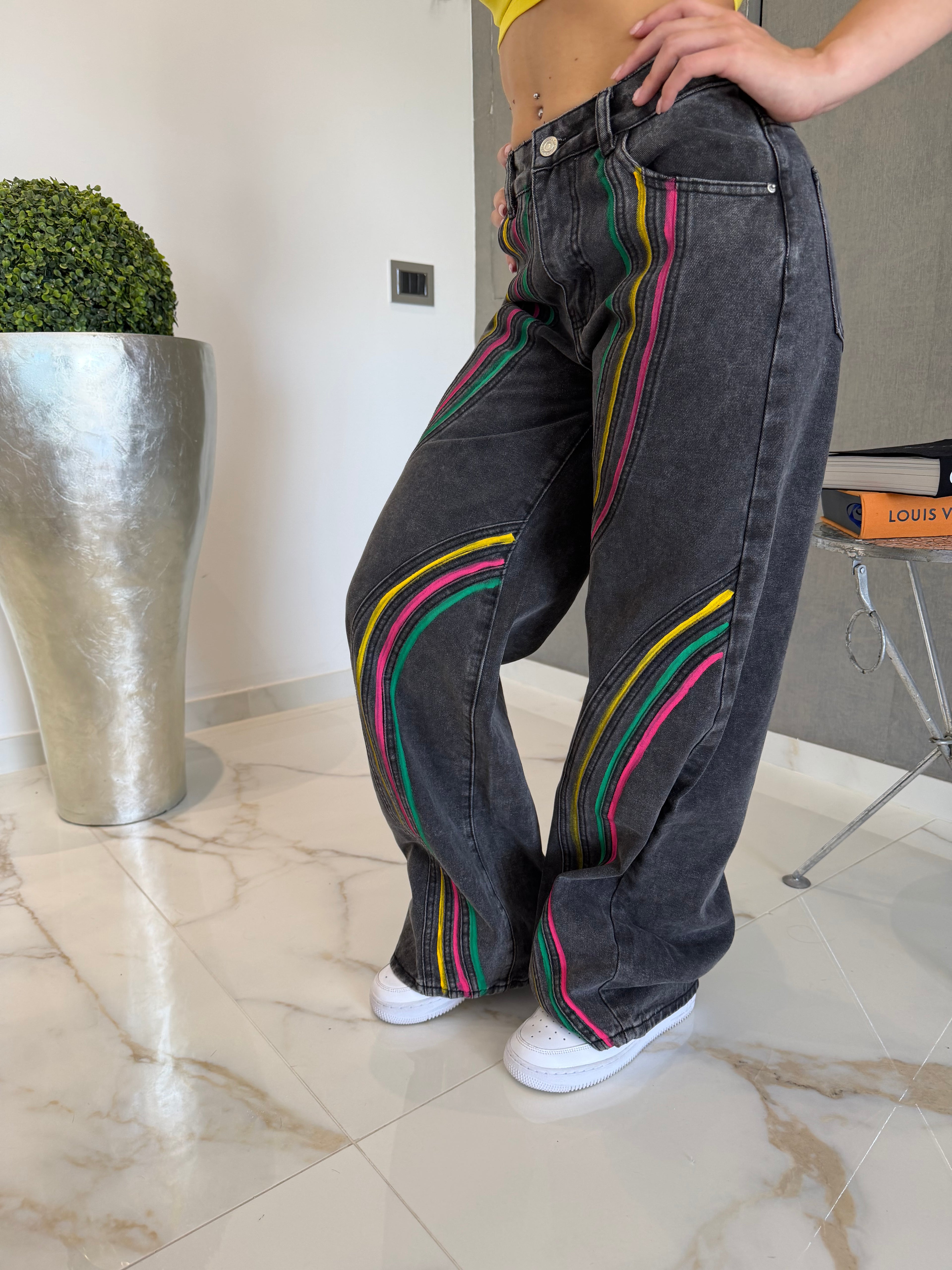Jeans lavaggio scuro con inserti colorati
