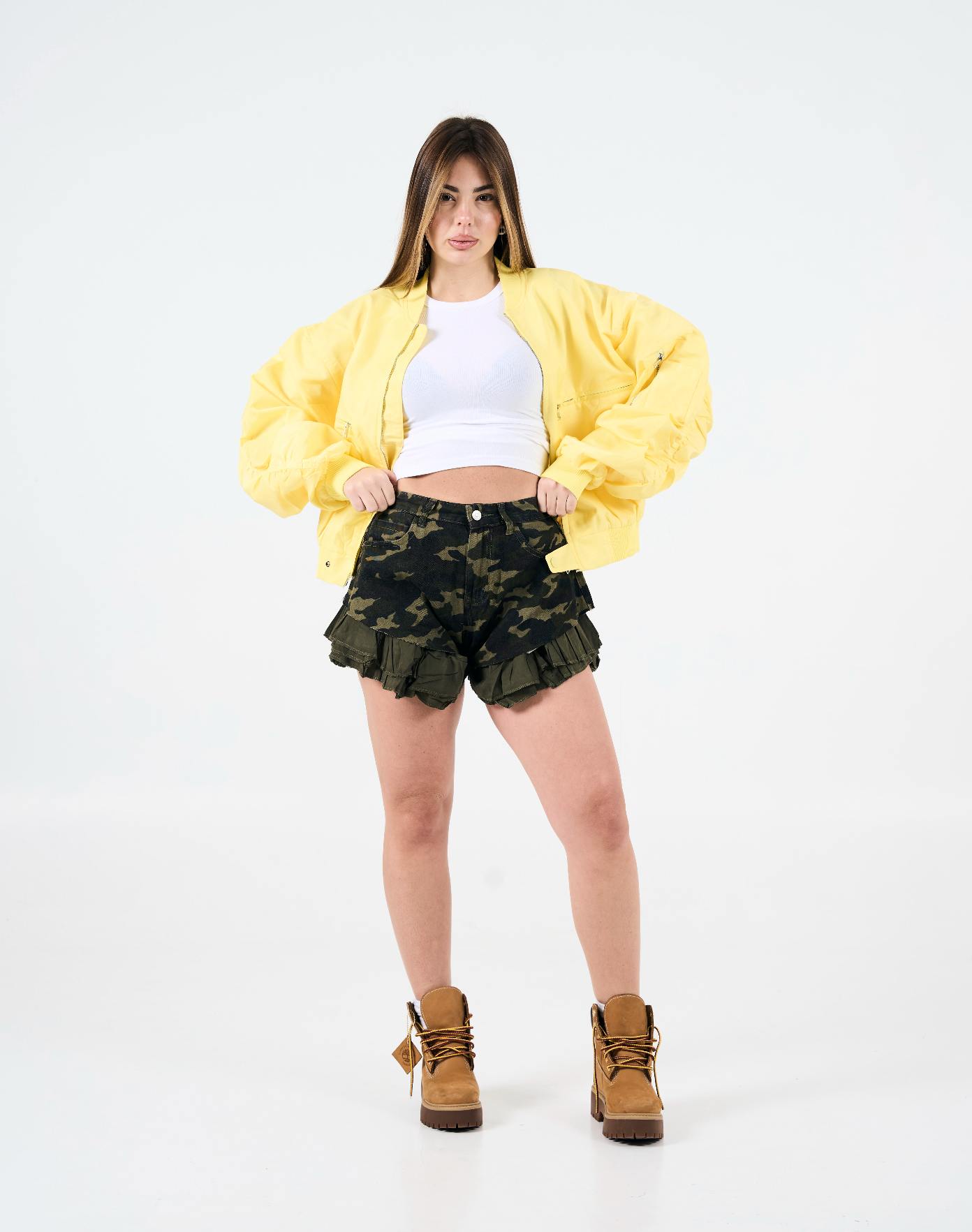 Shorts fantasia militare con pieghe